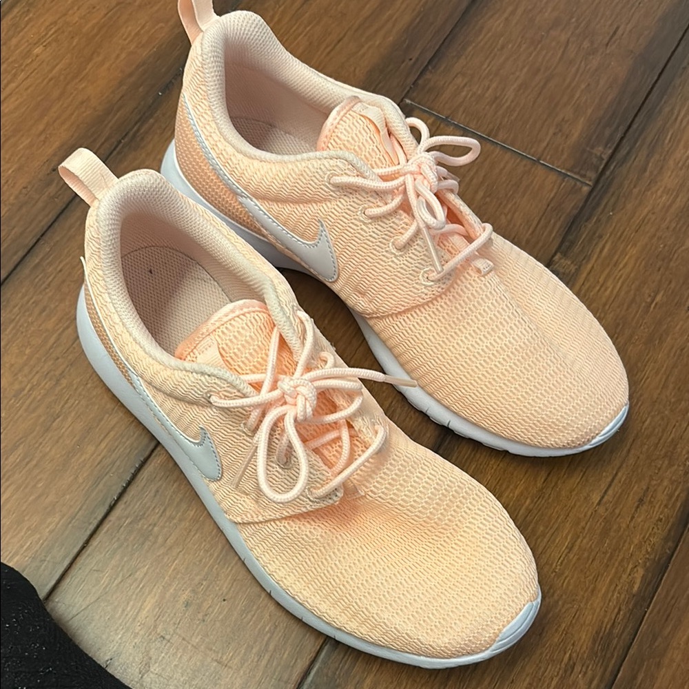Nike Women's Roshes